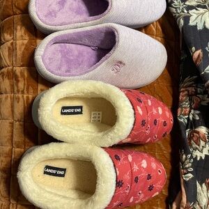 Two pairs slippers